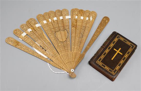 A sandalwood brise fan and a card case